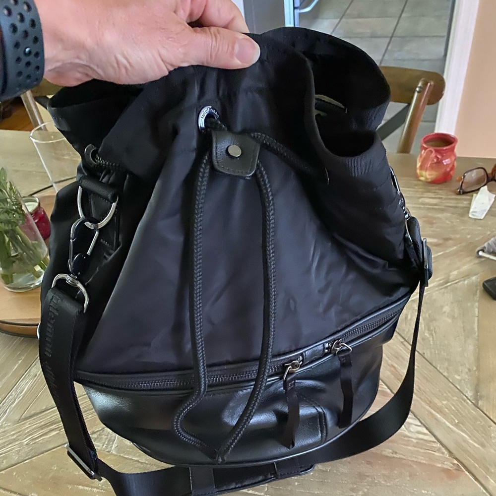 Lululemon bag